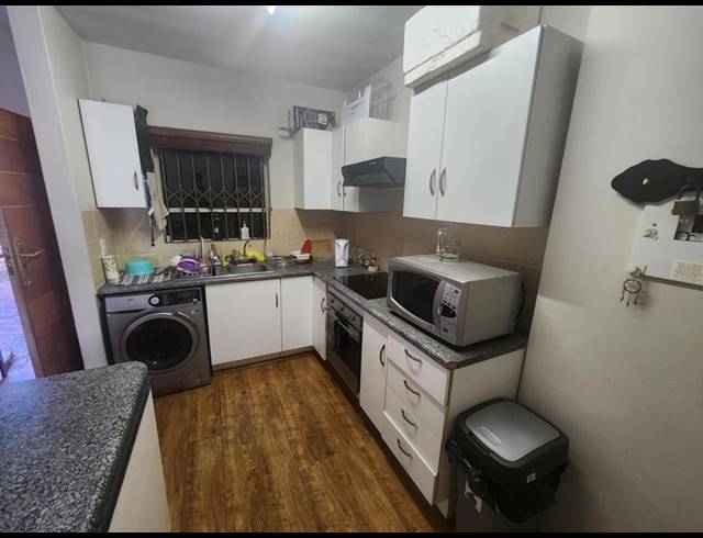 2 BEDROOM TOWNHOUSE FOR SALE IN PIERRE VAN RYNEVELD